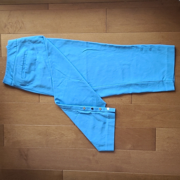 Capris - Picture 2 of 2